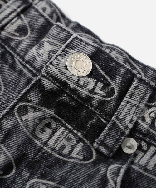 X-girl（エックスガール）の「OVAL LOGO DENIM SHORT PANTS/オーバルロゴ総柄　デニムショートパンツ（デニムパンツ・レディース・ライトインディゴブルー/ブラック・S/XS/M）」の6枚目の写真