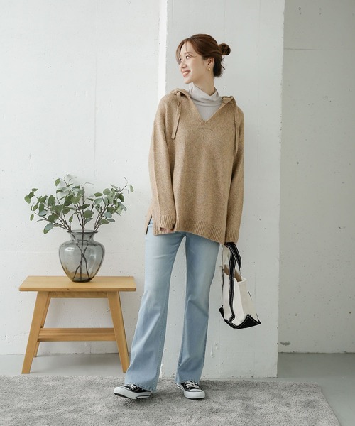 URBAN RESEARCH DOORS(アーバンリサーチドアーズ)の「フードプルオーバーニット(ニット/セーター・レディース・ベージュ/グレー・ONE)」の9枚目の写真