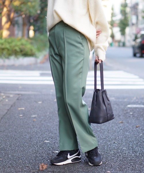 made in standard （メイドインスタンダード）の「MADE IN STANDARD/メイドインスタンダード MEDIUM FLARE COLOR PANTS（チノパンツ・レディース・ベージュ/グリーン/ワイン・1/0）」の3枚目の写真