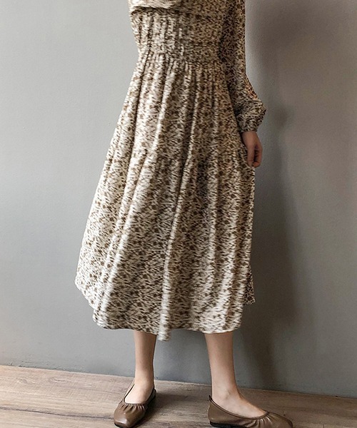 c.u.l(シーユーエル)の「【c.u.l:w】フロントギャザー花柄ワンピース culw159(ワンピース・レディース・ブルー/ブラウン・M/L)」の6枚目の写真