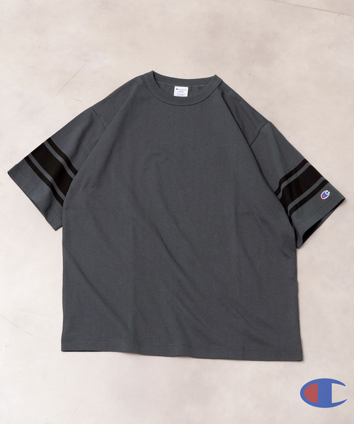 Champion(チャンピオン)の「【CHAMPION / チャンピオン】別注 フットボール Tシャツ(Tシャツ/カットソー・メンズ・ホワイト/ベージュ/ブラウン/グレー/グリーン・MEDIUM/LARGE/X-LARGE)」の1枚目の写真