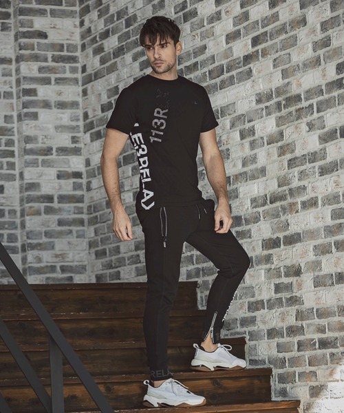 1piu1uguale3 RELAX（ウノピュウノウグァーレトレリラックス）の「【別注】1PIU1UGUALE3 RELAX/ウノピゥ ウノ ウグァーレ トレ リラックス/ランダムラインストーン ロゴTシャツ（Tシャツ/カットソー・メンズ・ホワイト/ブラック・SMALL/MEDIUM/LARGE/X-LARGE/XX-LARGE）」の18枚目の写真