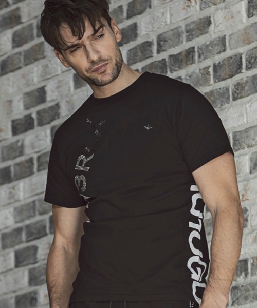 1piu1uguale3 RELAX（ウノピュウノウグァーレトレリラックス）の「【別注】1PIU1UGUALE3 RELAX/ウノピゥ ウノ ウグァーレ トレ リラックス/ランダムラインストーン ロゴTシャツ（Tシャツ/カットソー・メンズ・ホワイト/ブラック・SMALL/MEDIUM/LARGE/X-LARGE/XX-LARGE）」の12枚目の写真