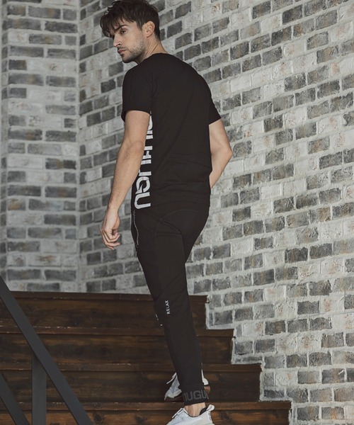 1piu1uguale3 RELAX（ウノピュウノウグァーレトレリラックス）の「【別注】1PIU1UGUALE3 RELAX/ウノピゥ ウノ ウグァーレ トレ リラックス/ランダムラインストーン ロゴTシャツ（Tシャツ/カットソー・メンズ・ホワイト/ブラック・SMALL/MEDIUM/LARGE/X-LARGE/XX-LARGE）」の6枚目の写真