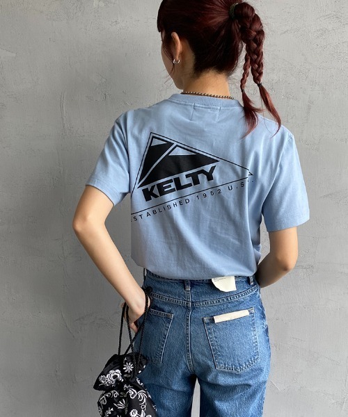 KELTY（ケルティ）の「[KELTY/ケルティ] 別注 バックロゴプリント ショートスリーブTシャツ（Tシャツ/カットソー・レディース・ホワイト/スミクロ/ライトグレー/ブルー/ナチュラル/イエロー・XS/S/M/L）」の6枚目の写真