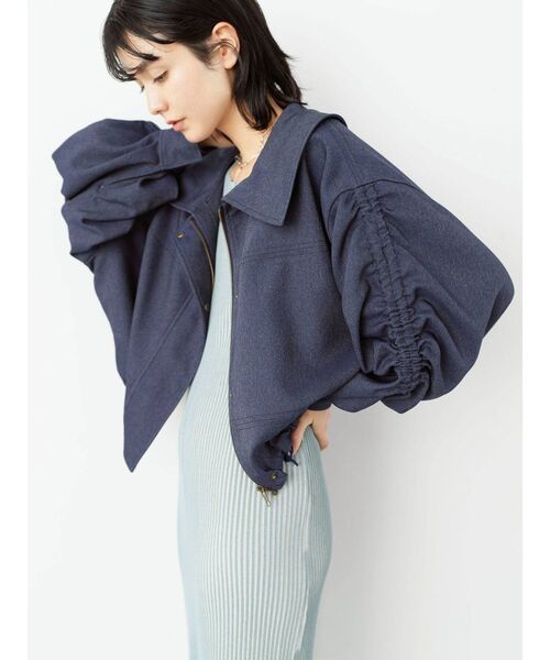 LAGUNAMOON（ラグナムーン）の「デニムライクショルダーギャザーブルゾン（ブルゾン・レディース・インディゴブルー・FREE）」の7枚目の写真