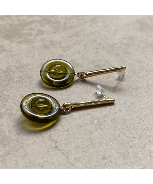 tone（トーン）の「【-lensa-】オリーブ×ゴールドの大人ピアス(MA)（ピアス（両耳用）・レディース・グリーン・FREE）」の7枚目の写真
