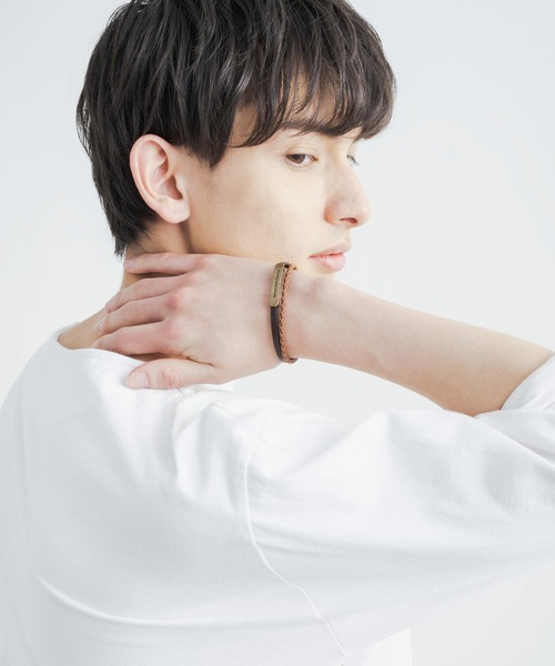 Rocky Monroe(ロッキーモンロー)の「本革プレート編み込み2連レザーブレスレット(ブレスレット・メンズ・ホワイト/ブラック/ブラウン・FREE)」の5枚目の写真