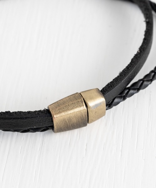 Rocky Monroe(ロッキーモンロー)の「本革プレート編み込み2連レザーブレスレット(ブレスレット・メンズ・ホワイト/ブラック/ブラウン・FREE)」の17枚目の写真