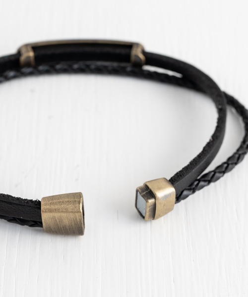 Rocky Monroe(ロッキーモンロー)の「本革プレート編み込み2連レザーブレスレット(ブレスレット・メンズ・ホワイト/ブラック/ブラウン・FREE)」の22枚目の写真