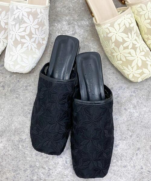 INGNI（イング）の「スクエアトゥチュールサンダル（サンダル・レディース・ブラック/オフホワイト/アイボリー・L/M）」の3枚目の写真