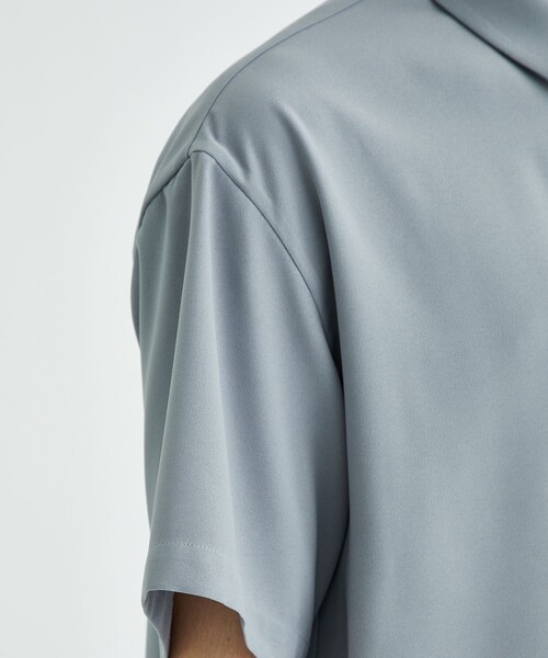 CULLNI（クルニ）の「STUDIOUS別注 SHORT SLEEVE ZIP SH（シャツ/ブラウス・メンズ・ブラック/グリーン/ライトブルーグレー・1/2）」の7枚目の写真