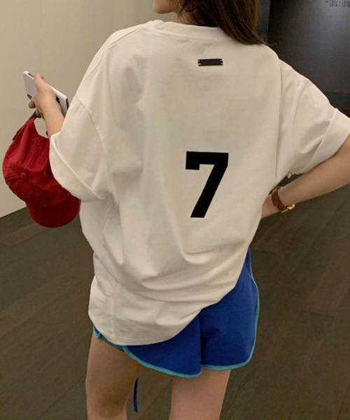 meJane(ミージェーン)の「7ナンバリングバックプリントロゴ大人ハンサムTシャツ【ZOZOTOWN限定】(Tシャツ/カットソー・レディース・ホワイト/ブラック/グレイッシュベージュ・FREE)」の12枚目の写真
