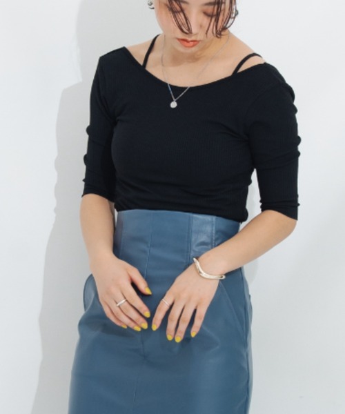 HANNE(アン)の「バックオープンレーヤードカットソー(Tシャツ/カットソー・レディース・ホワイト/ブラック/ブラウン・フリー)」の4枚目の写真
