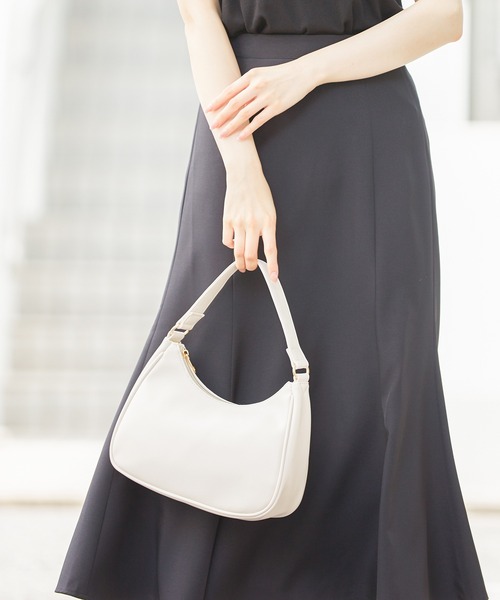 Honeys（ハニーズ）の「ハーフムーンハンドＢａｇ（ハンドバッグ・レディース・グリーン/ブラック/アイボリー/ブラウン・FREE）」の11枚目の写真