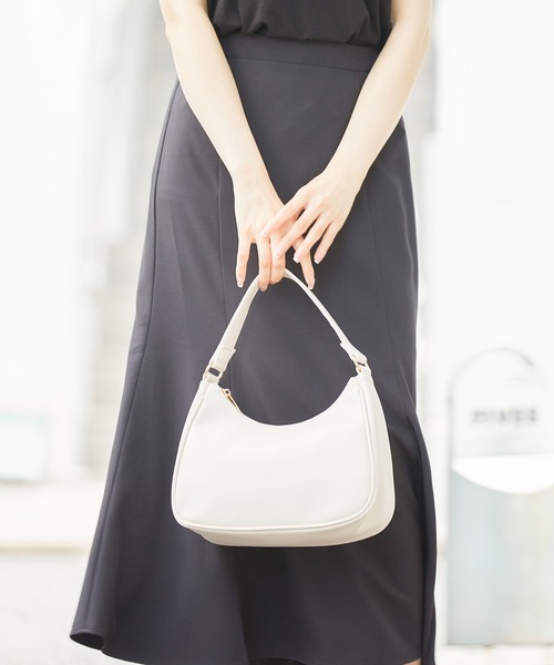 Honeys（ハニーズ）の「ハーフムーンハンドＢａｇ（ハンドバッグ・レディース・グリーン/ブラック/アイボリー/ブラウン・FREE）」の7枚目の写真