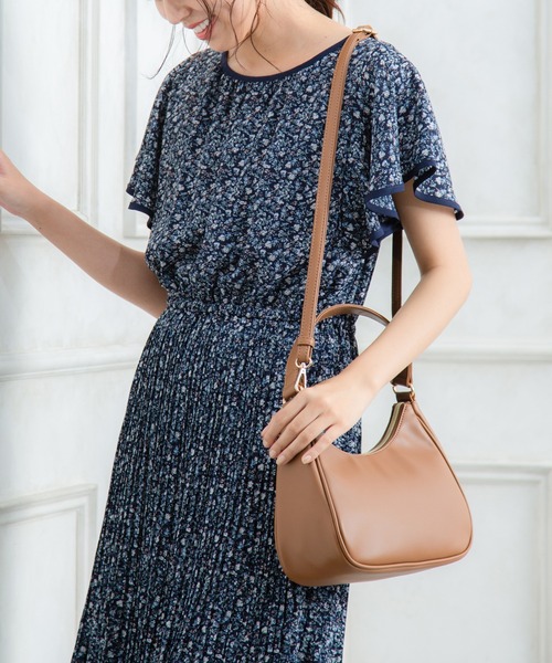 Honeys（ハニーズ）の「ハーフムーンハンドＢａｇ（ハンドバッグ・レディース・グリーン/ブラック/アイボリー/ブラウン・FREE）」の18枚目の写真