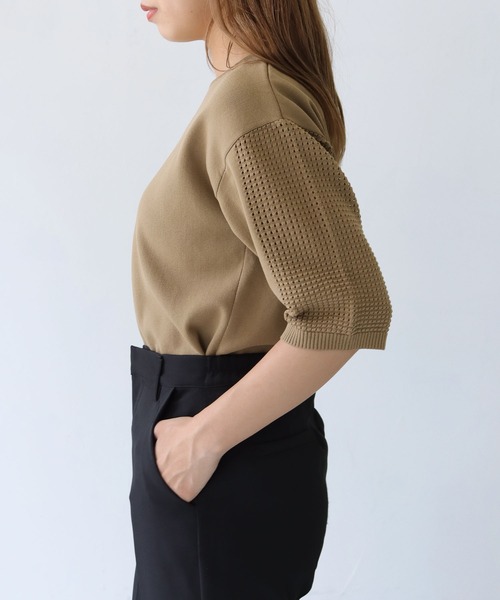 HER CLOSET(ハークローゼット)の「【shemoshelly】ダンボールKNITメッシュ袖プルオーバー(ニット/セーター・レディース・ブラック/グリーン/モカ/オートミール/コーラルピンク・M)」の4枚目の写真