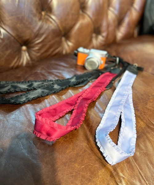 axes femme(アクシーズファム)の「フリルリボンマルチストラップ(カメラ/カメラグッズ・レディース・ブラック/ラベンダー/ワイン・FREE)」の4枚目の写真