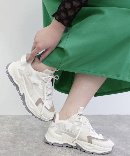 MLI'A(エムリア)の「チャンキースニーカー(スニーカー・レディース・ベージュ/グレー・LL/S/M/L)」の2枚目の写真
