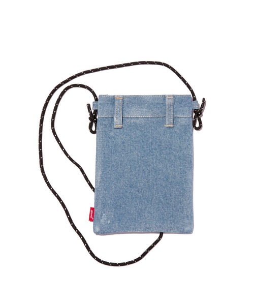 glamb(グラム)の「Denim Sacoche Bag / デニムサコッシュバッグ(ボディバッグ/ウエストポーチ・メンズ・ライトインディゴブルー・FREE)」の3枚目の写真