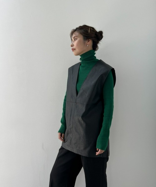 y/m by misato（イムバイミサト）の「リブタートルトップス（ニット/セーター・レディース・ブラック/オレンジ/グリーン/アイボリー・FREE）」の8枚目の写真