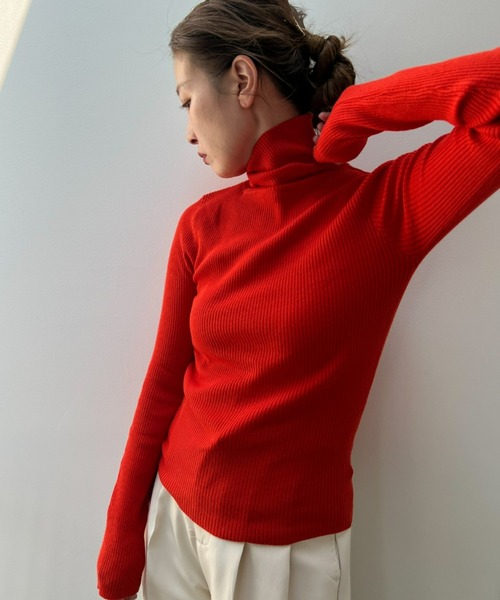 y/m by misato（イムバイミサト）の「リブタートルトップス（ニット/セーター・レディース・ブラック/オレンジ/グリーン/アイボリー・FREE）」の12枚目の写真