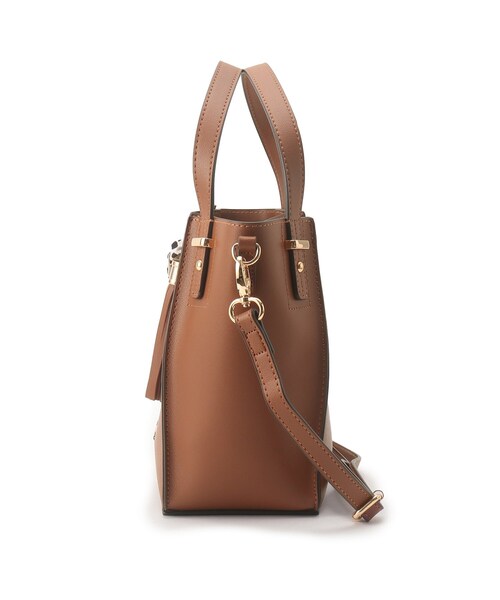 SHOO・LA・RUE（シューラルー）の「◆【2way】高見え！スカーフ付き一枚革風トート（ショルダーバッグ・レディース・ブラック/グレー/キャメル/レッド系1・00）」の6枚目の写真