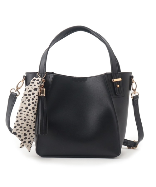 SHOO・LA・RUE（シューラルー）の「◆【2way】高見え！スカーフ付き一枚革風トート（ショルダーバッグ・レディース・ブラック/グレー/キャメル/レッド系1・00）」の17枚目の写真