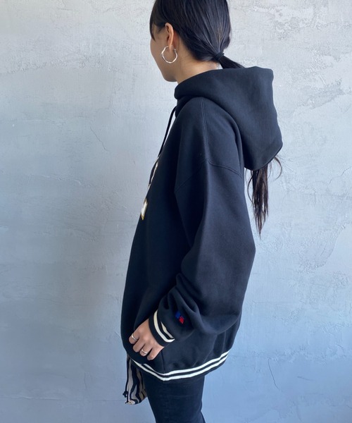 Russell Athletic（ラッセルアスレティック）の「[RUSSELL ATHLETIC/ラッセル アスレチック] 別注 ロゴプリントスウェットパーカー（パーカー・レディース・ブラック/グレー/グリーン・M/L）」の16枚目の写真
