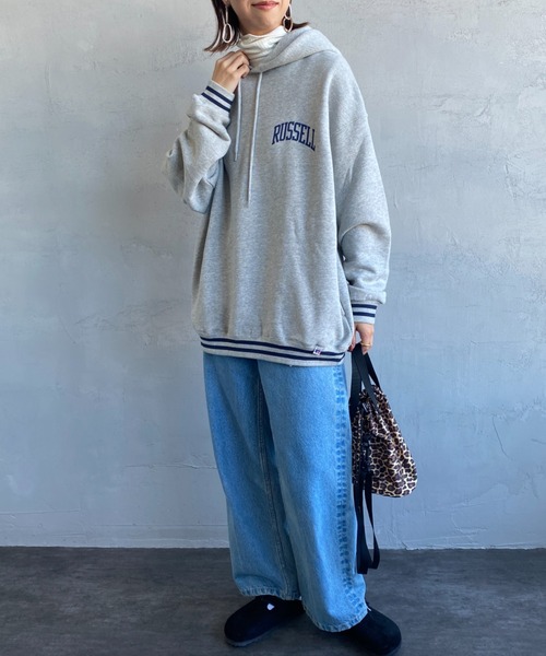 Russell Athletic（ラッセルアスレティック）の「[RUSSELL ATHLETIC/ラッセル アスレチック] 別注 ロゴプリントスウェットパーカー（パーカー・レディース・ブラック/グレー/グリーン・M/L）」の7枚目の写真