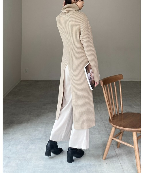 She's Closet(シーズクローゼット)の「前後2WAYハイネックタイトスリット長袖リブニットロングワンピース(ワンピース・レディース・ブラック/グリーン/グレイッシュベージュ・FREE)」の5枚目の写真