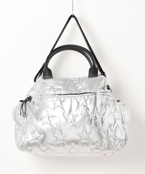 Cepica(セピカ)の「牛革×★キルティングBIGボストン(ボストンバッグ・レディース・シルバー・FREE)」の2枚目の写真