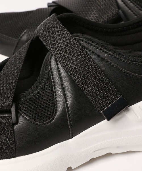 GLOBAL WORK（グローバルワーク）の「エアかるベルトスニーカー/177152（スニーカー・レディース・ブラック×ブラック/オフホワイト/ブラック×ホワイト・MEDIUM/LARGE）」の14枚目の写真