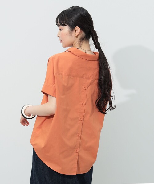 BEAMS HEART(ビームスハート)の「BEAMS HEART / スキッパー プルオーバーシャツ(シャツ/ブラウス・レディース・オフホワイト/ブルー/オレンジ/ストライプ・FREE)」の9枚目の写真