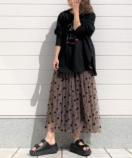 Q（キュー）の「ペイントロゴT（Tシャツ/カットソー・レディース・ブラック/アイボリー・MEDIUM）」の11枚目の写真