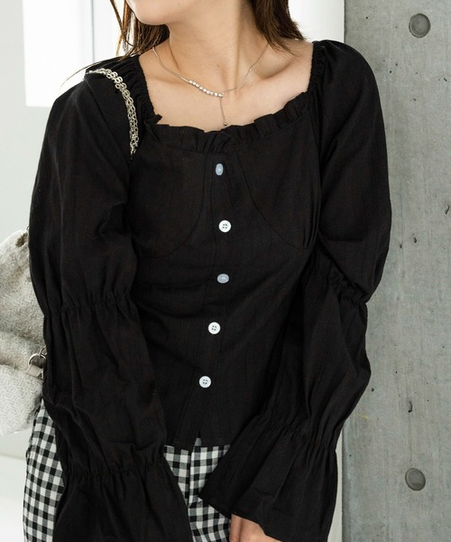 LAC-VERT(ラック・ヴェール)の「スクエアネックフリルブラウス(シャツ/ブラウス・レディース・ホワイト/ブラック/ベビーピンク/イエロー/ライトブルー・FREE)」の2枚目の写真