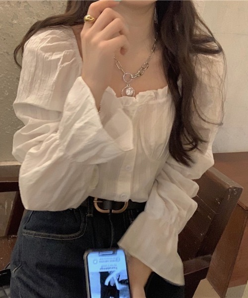 LAC-VERT(ラック・ヴェール)の「スクエアネックフリルブラウス(シャツ/ブラウス・レディース・ホワイト/ブラック/ベビーピンク/イエロー/ライトブルー・FREE)」の7枚目の写真