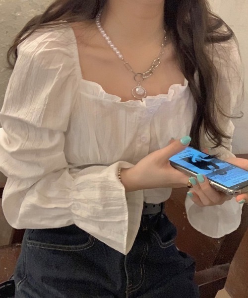 LAC-VERT(ラック・ヴェール)の「スクエアネックフリルブラウス(シャツ/ブラウス・レディース・ホワイト/ブラック/ベビーピンク/イエロー/ライトブルー・FREE)」の17枚目の写真