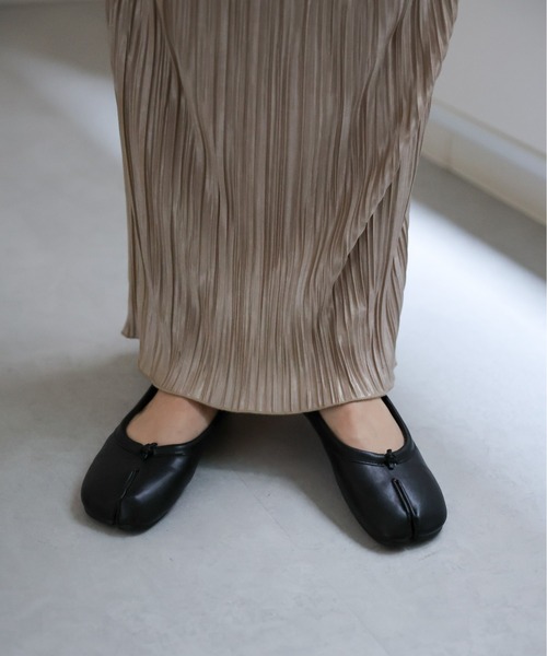 sakishimatokyo（サキシマトーキョー）の「タビパンプス / 足袋パンプス/足袋バレエシューズ（バレエシューズ・レディース・ベージュ/ブラウン/ブラック/オフホワイト/シルバー/グレイッシュベージュ・S/M/L）」の9枚目の写真