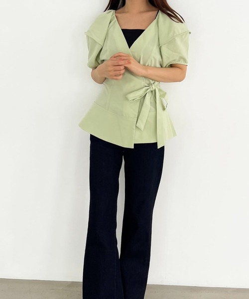 Olu.（オルドット）の「バルーンスリーブラップブラウス（シャツ/ブラウス・レディース・ブラック/ベージュ/ライム・FREE）」の3枚目の写真