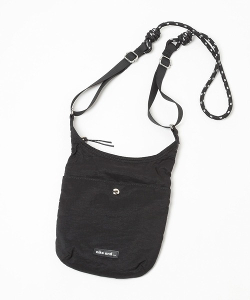 niko and...（ニコアンド）の「オリジナルコードお財布ショルダーバッグ（ショルダーバッグ・レディース・レッド/ブラック/アイボリー・0）」の2枚目の写真