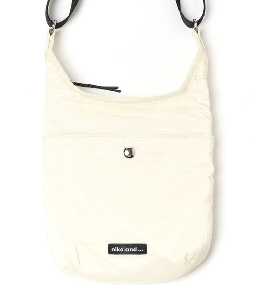 niko and...（ニコアンド）の「オリジナルコードお財布ショルダーバッグ（ショルダーバッグ・レディース・レッド/ブラック/アイボリー・0）」の4枚目の写真