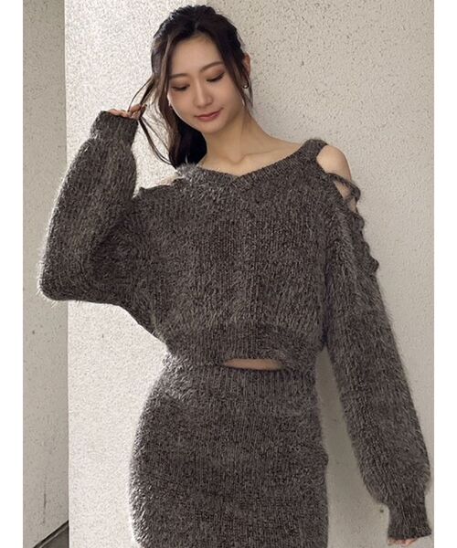 GYDA（ジェイダ）の「【SET着用可】2WAYショルダーレースアップシャギーニットトップス（ニット/セーター・レディース・チャコールグレー/ブラウン/アイボリー・FREE）」の2枚目の写真