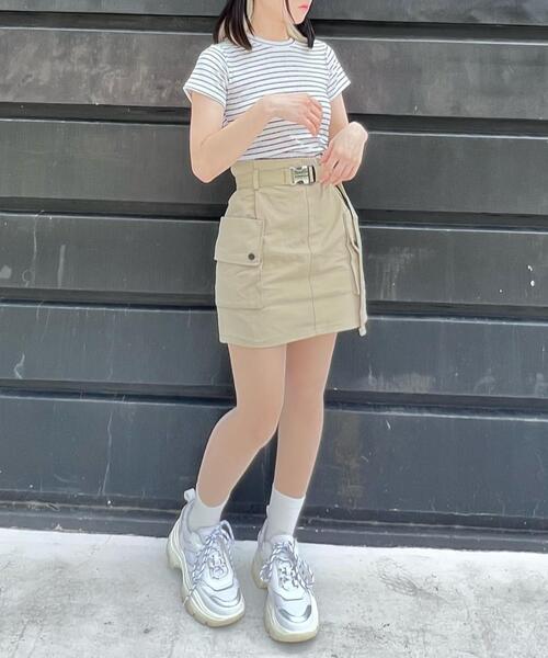 Figments(フィグメンツ)の「ベルト付きカーゴミニスカート(スカート・レディース・ブラック/ベージュ・FREE)」の4枚目の写真