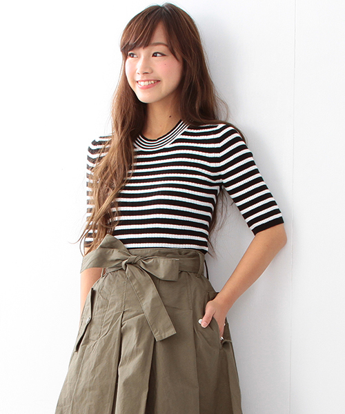 Ray BEAMS(レイビームス)の「Ray BEAMS / リブ 5分袖 クルーネック トップス(ニット/セーター・レディース・ブラック/ベージュ/オリーブ/ネイビー・ONE SIZE)」の1枚目の写真