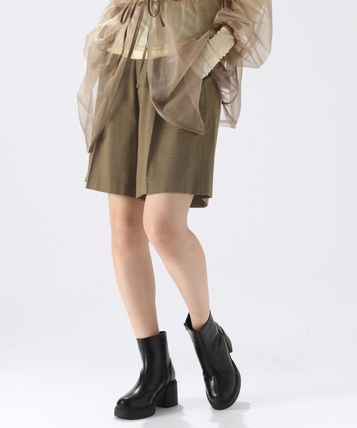 niko and...(ニコアンド)の「アソートタックショートパンツ(その他パンツ・レディース・チャコール/ブラウン/スモーク・LARGE/MEDIUM)」の2枚目の写真