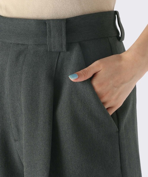 niko and...(ニコアンド)の「アソートタックショートパンツ(その他パンツ・レディース・チャコール/ブラウン/スモーク・LARGE/MEDIUM)」の10枚目の写真