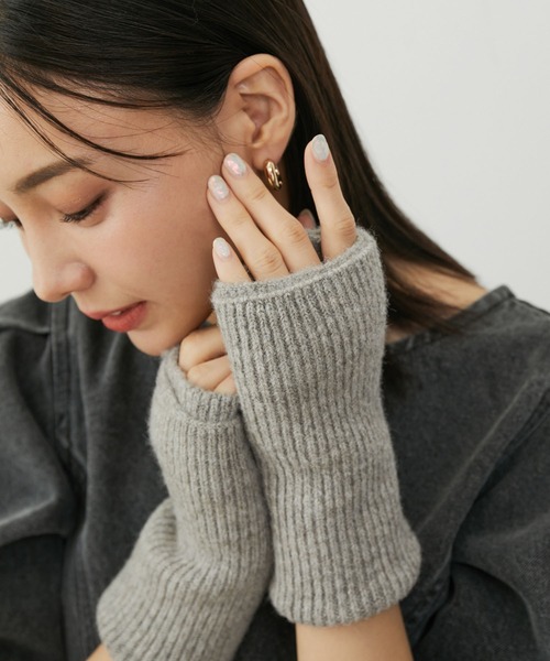 VIS（ビス）の「【2WAY】フィンガーレスリブニットアームウォーマー（手袋・レディース・グレー/オフホワイト/ブラウン/ミント/ブルー/ラベンダー/レッド系その他2・FREE）」の3枚目の写真