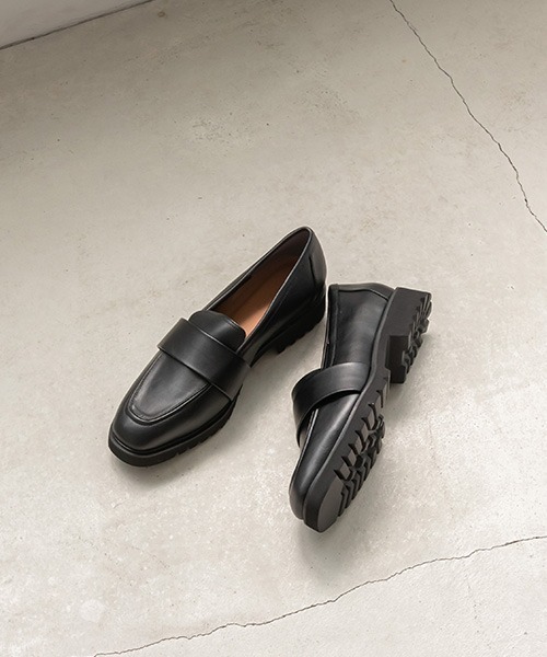 A de Vivre（アドゥヴィーヴル）の「サステナブル 晴雨兼用 タンクソールローファー（ローファー・レディース・ブラック/アイボリー/ダークブラウン・L/M/LL/S）」の13枚目の写真